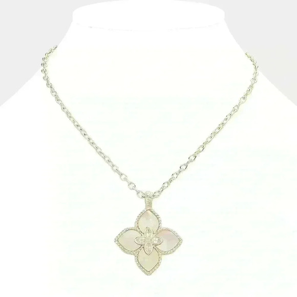 14K GP Mother of Pearl Quatrefoil Pendant Necklace - Picture 2 of 3